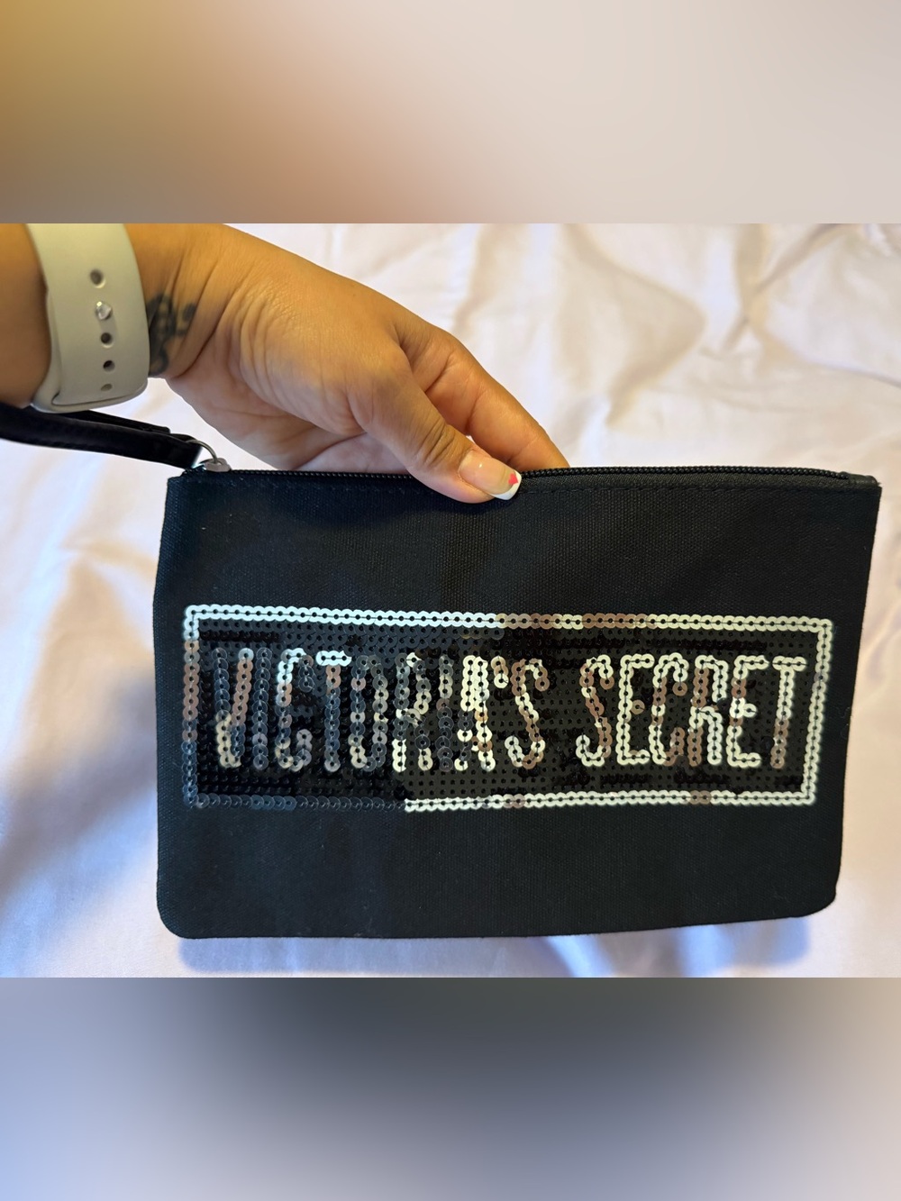 NWT Victoria's Secret Black Cosmetic Bag/Beach Pouch with Silver Sequin Logo - Picture 6 of 6